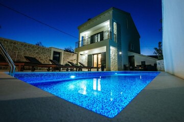 Dalmatian Villa Castello Coza in Vinjerac