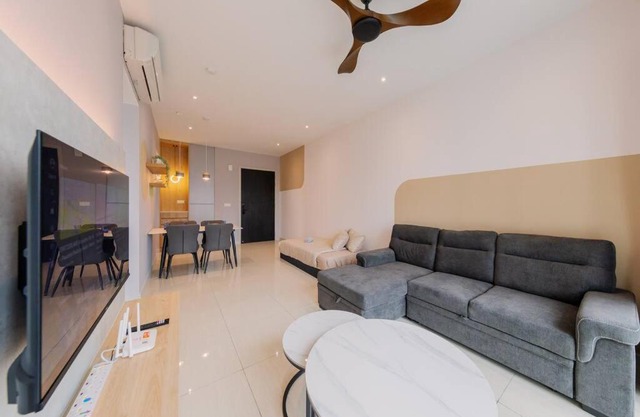 Datum Jelatek Balcony w Infinity Pool Linked LRT KLCCView Mall