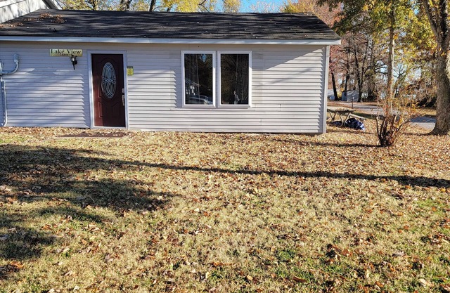 Dave's shallow lake at reelfoot lake lodging cabin 15