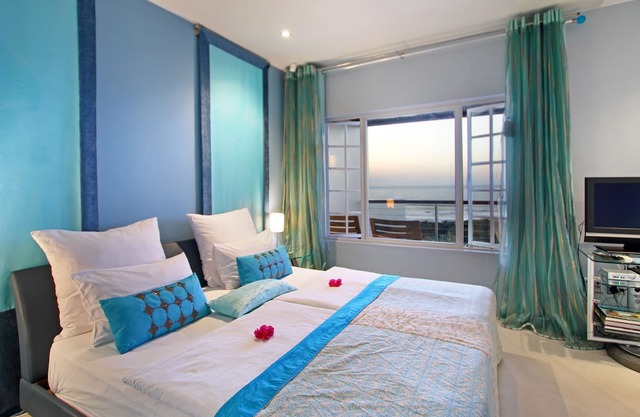 Days At Sea Beach Lodge