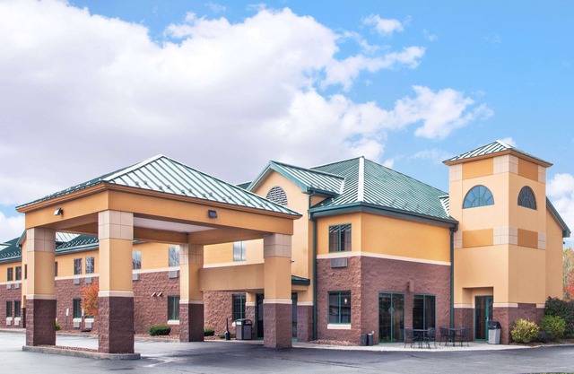 Days Inn by Wyndham Brewerton/ Syracuse Near Oneida Lake
