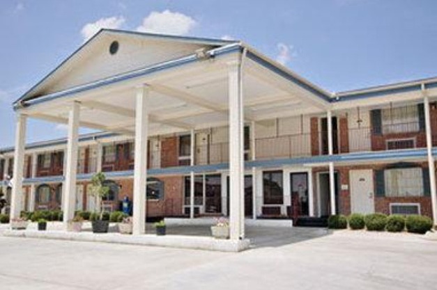 Days Inn by Wyndham Paris