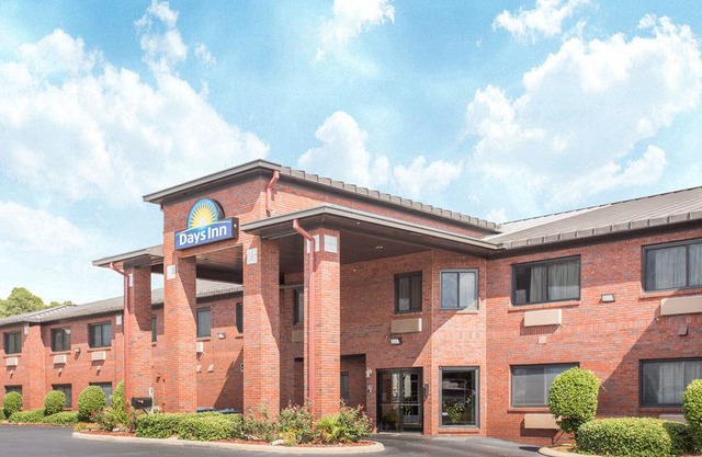 Days Inn by Wyndham Phenix City Near Fort Benning