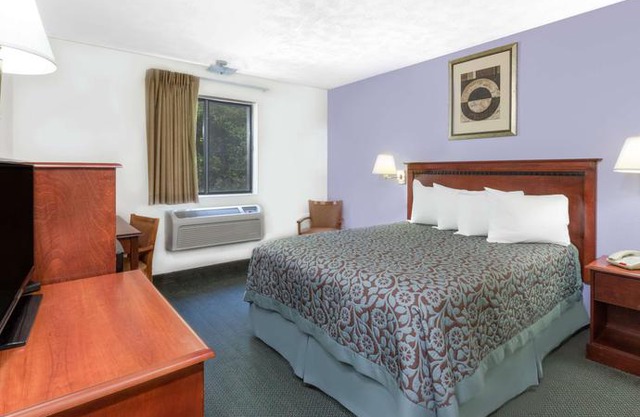 Days Inn by Wyndham Warrensburg