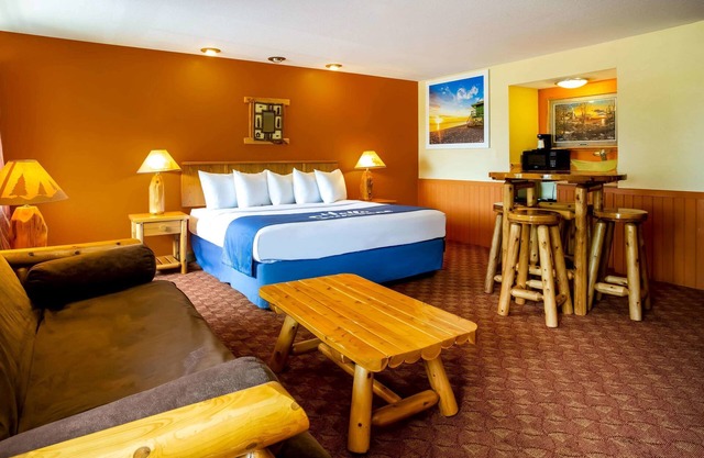 Days Inn & Suites by Wyndham Stevens Point