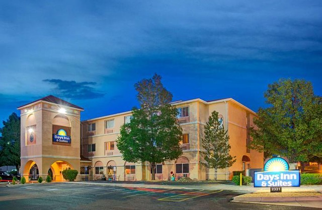 Days Inn & Suites by Wyndham Airport Albuquerque