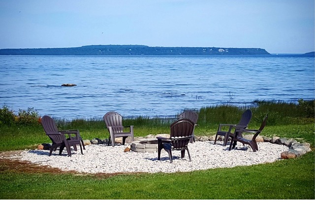 Days Inn & Suites by Wyndham St. Ignace Lakefront