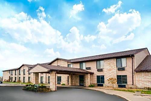 Days Inn by Wyndham Black River Falls - Access to ATV Trail