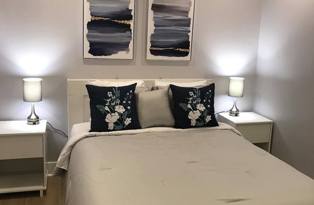 DC Modern Apartment In DC Close To Metro