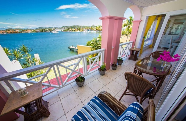 December Discounts! Stunning, central waterfront.