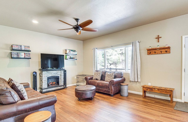 Deck & ATV Trail Access: Quiet Cabin in Show Low