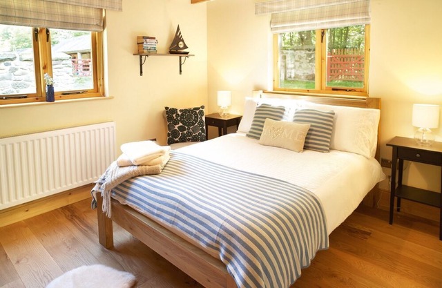 Deerpark Lodge sleeps six people and is perfect for a quiet getaway. Dog-friendly.