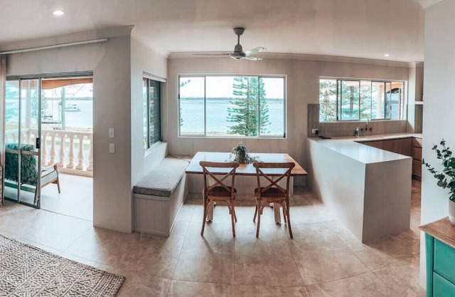 Delightful 2 bedroom unit with magical water views