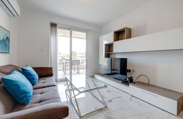 Deluxe 2BR Apartment in central St Julians