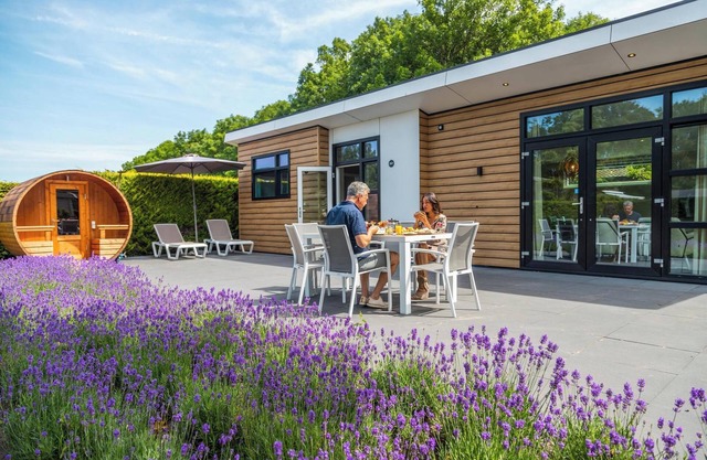 Deluxe 4 people Sauna