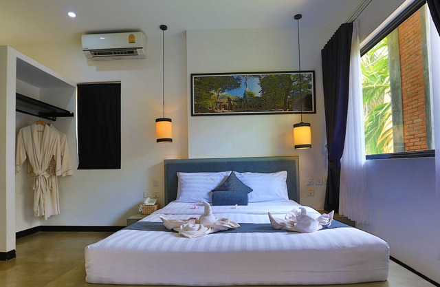 Deluxe Double with balcony - Free pick up