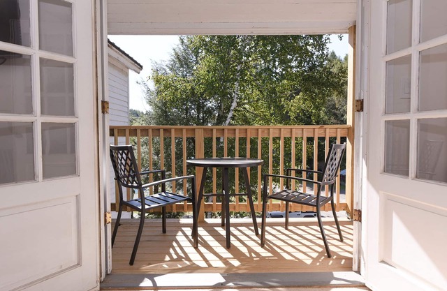 Deluxe King - 2nd floor in Historic Inn