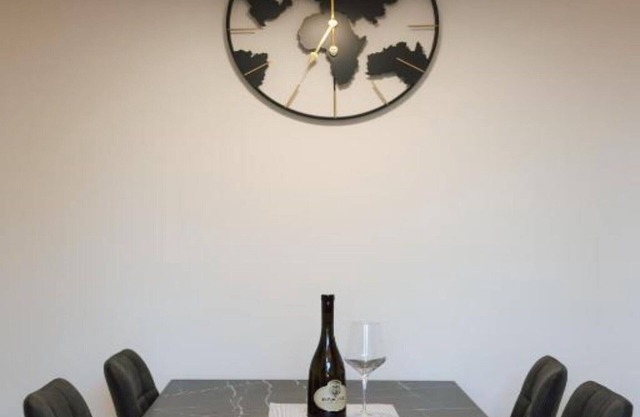 Deluxe One Bedroom Apartment with Terrace