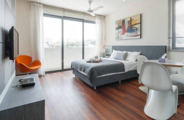 Deluxe serviced apartment- Modern studio room EZS5