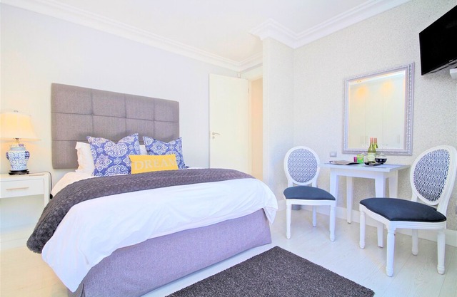 DELUXE STUDIO OCEAN BREEZE - SUNSET BEACH
