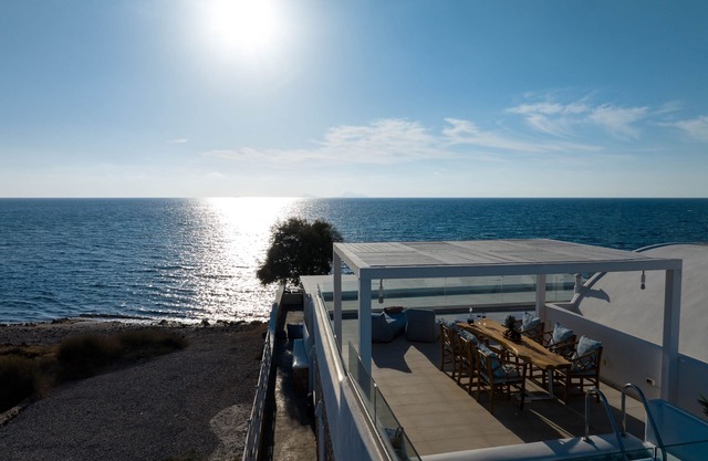 Deluxe With Outdoor Private Hot Tub & Beach Front, Aegean Melody Suites