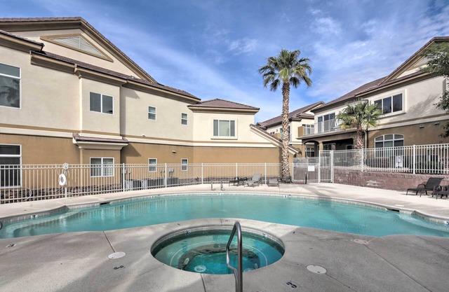 Desert Condo w/Pool ~ 3 Miles to Colorado River!
