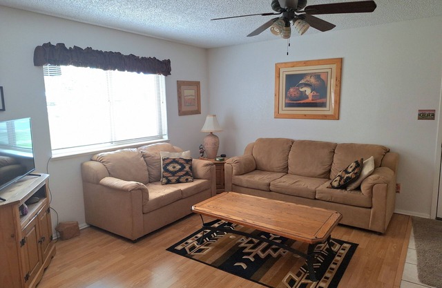 Desert Oasis in Friendly Community!