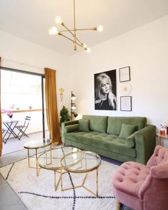 Design & Balcony in City Center by FeelHome