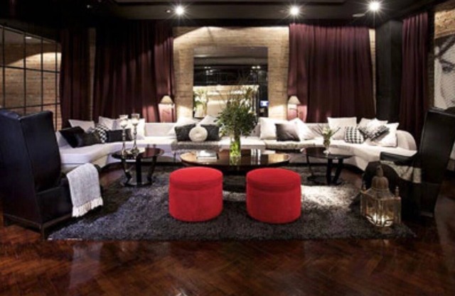Design Villa in Trendy Neighborhood