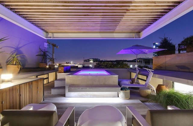 Designer Apartment with easy Access to the City 155 Waterkant