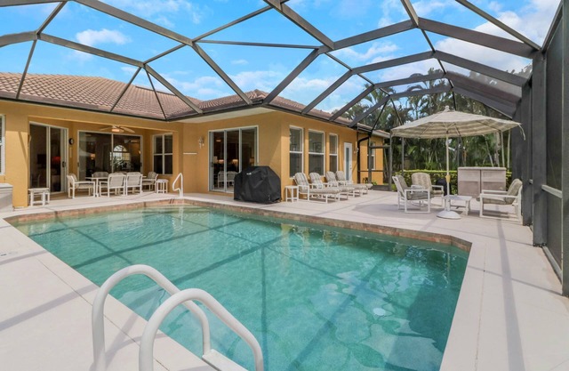 Desirable South Fort Myers Heated Pool Home! Gated Community, Close to Beaches, Parks & Shopping!