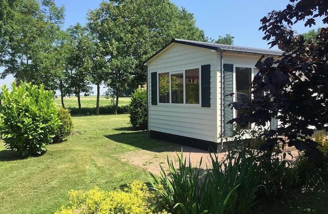 Detached chalet with microwave near the Wadden Sea