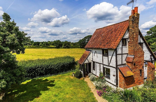 Detached dog friendly country house in quiet location but close to amenities.