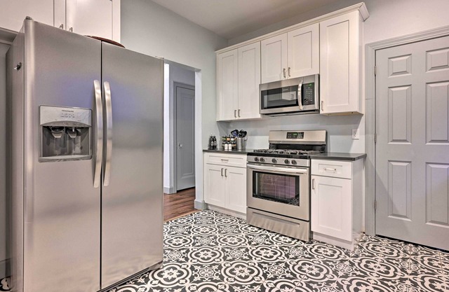 Detroit Vacation Rental: 8 Mi to Downtown!