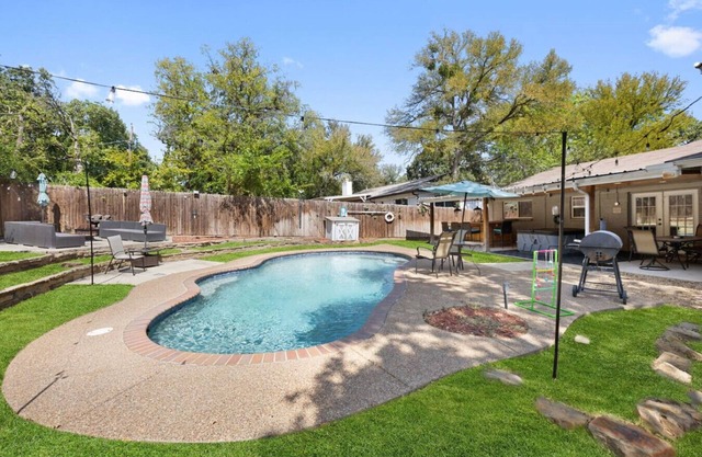 DFW Mid-Cities Oasis: Pool + Hot Tub