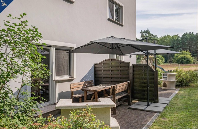 DHH Emily - Cozy semi-detached house with terrace and barrel sauna