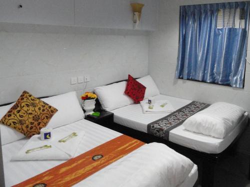 Dhillon Hostel - Reception 10th floor Block E CHUNGKING MANSION TSIM SHA TSUI KOWLOON
