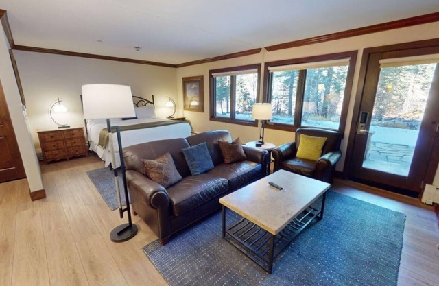 Diamond Studio @ Manor Vail - Includes Breakfast!