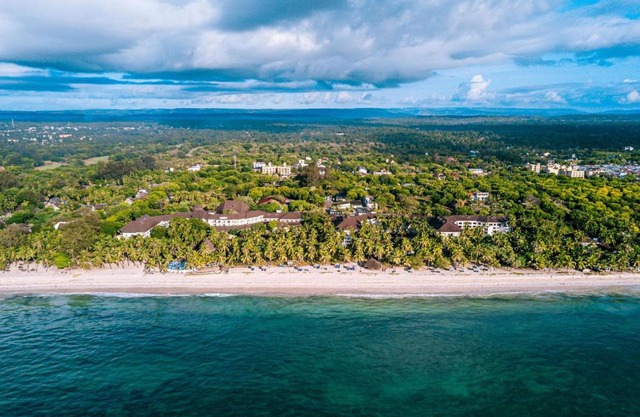 Reef Beach Resort 