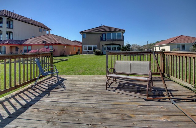 Dickinson Home w/PatioGrill - Galveston