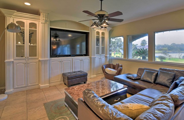 Dickinson Home w/Patio+Grill - Near Galveston