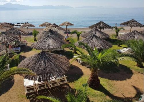 Dimitra's Little Beach House paradise by "elite"