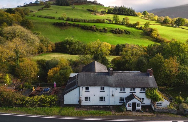 Dinas Castle Inn (The Dragons Back)