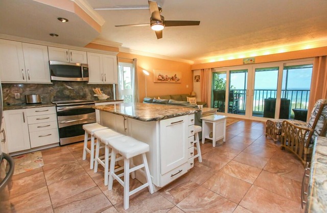 Direct Beachfront Gulf with Amazing Views