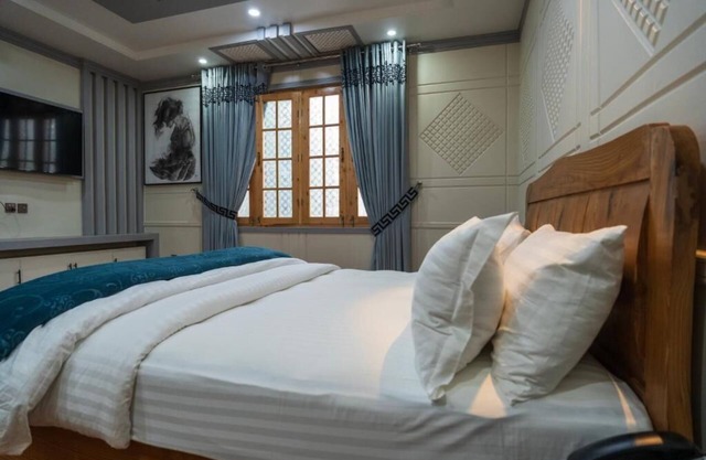 Dirleh Hotel