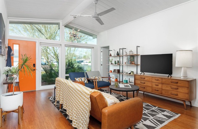 Discover serene luxury in our modern Eichler retreat.