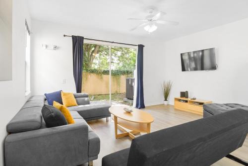 Disney-area 4br Retreat Relax & Swim By The Pool