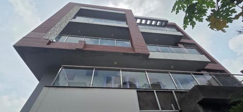 Divine India Service Apartment, Noida Sector 72