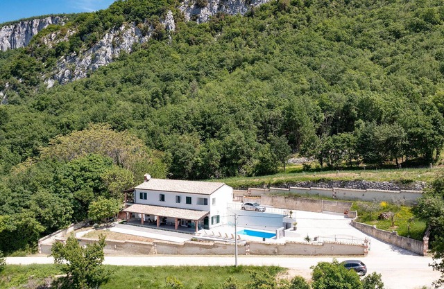 Do you want a unique vacation in a luxurious house in nature in Croatia with memories for a lifetime