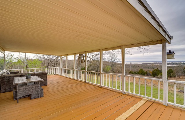 Dog-Friendly Eufaula Cabin Rental w/ Lake Views!